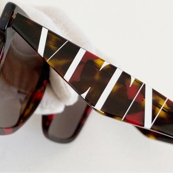 VALENTINO GARAVANI Logo Women’s 55mm Cat Eye Sunglasses In Red Havana NEW in Box - Picture 5 of 12